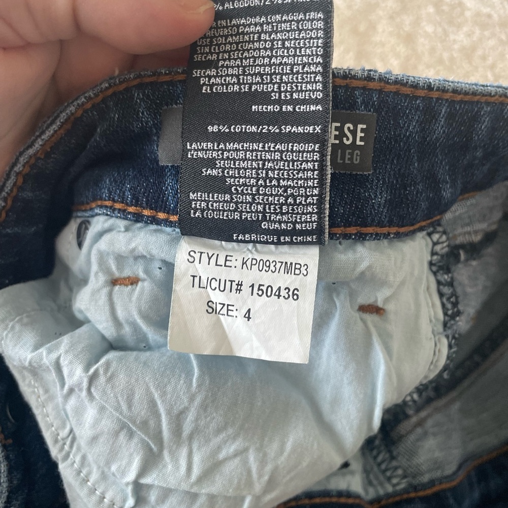 Kut from the Kloth Reese Ankle Straight leg Jeans. Women size 4 - Picture 10 of 14